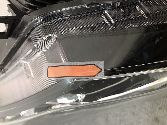 セレナ／Ｃ２７　純正　前期　右ヘッドライト／ＬＥＤ　レベライザー　１００－２３７２１　２６０２５－５ＴＦ５Ａ（１０６５８９）　