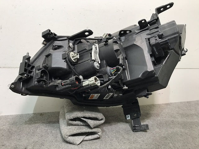 フーガ 50系/Y50/GY50/PNY50/PY50 純正 右ヘッドライト/ランプ キセノン HID レベライザー バラスト AFS STANLEY P4770 日産(106636)