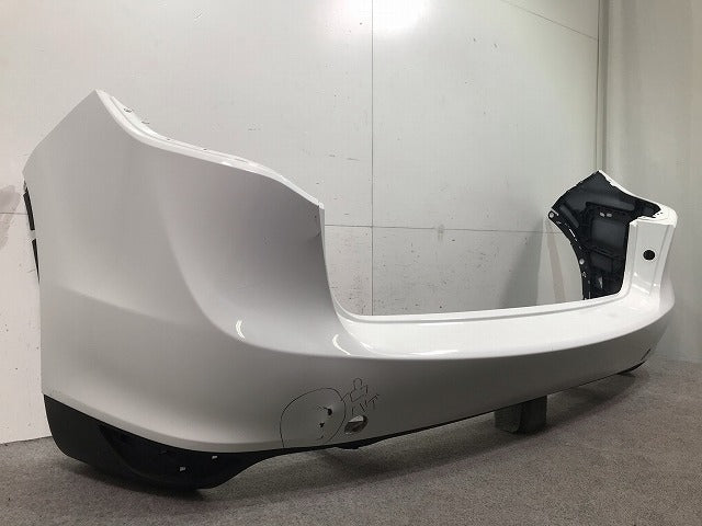 カイエン 92A/92ACGE/92ACUR/92ACFTA/92ACEY/92ACXZ/2015-2018 純正 リアバンパー 7P5807421/7P5807771 ホワイト ポルシェ(107356)