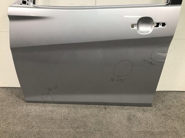 デイズ B21W 純正 左フロントドア クールシルバーメタリック カラーNo.CLN 日産(107495)