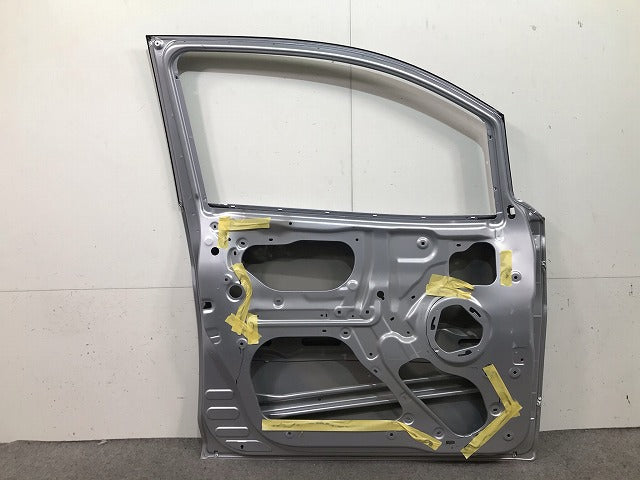 デイズ B21W 純正 左フロントドア クールシルバーメタリック カラーNo.CLN 日産(107495)