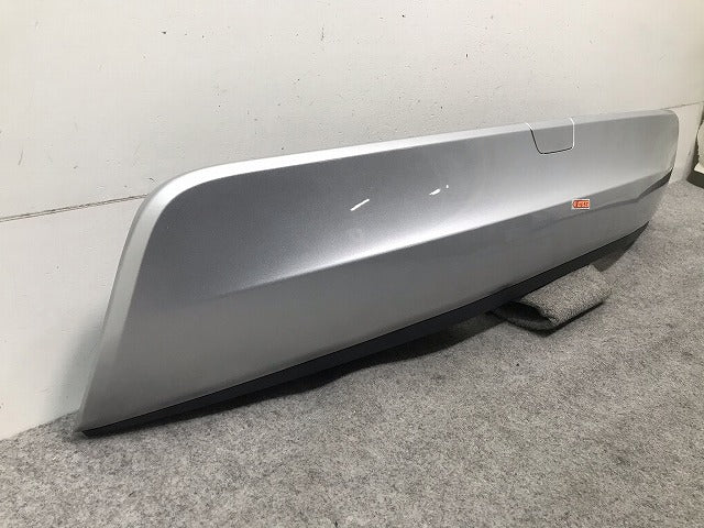 美品! ディスカバリー 2017- 純正 リアバンパーガーニッシュ/ディフューザー/アンダー/下部 HY3M-17K950-BA-PIA-01 ランドローバー(107521)