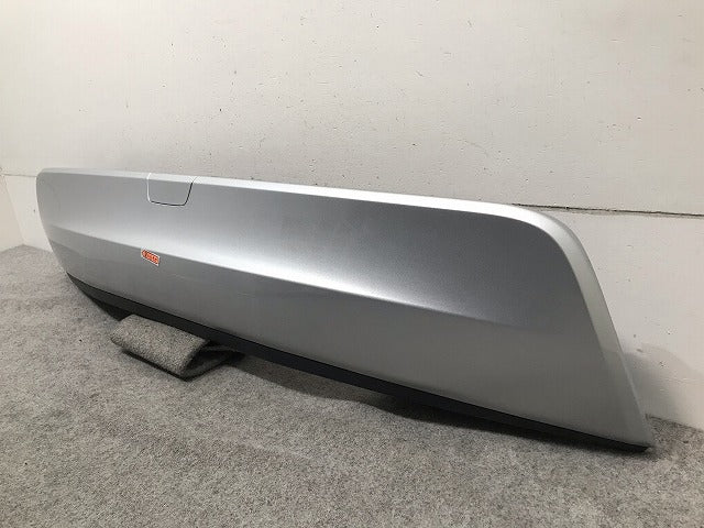 美品! ディスカバリー 2017- 純正 リアバンパーガーニッシュ/ディフューザー/アンダー/下部 HY3M-17K950-BA-PIA-01 ランドローバー(107521)
