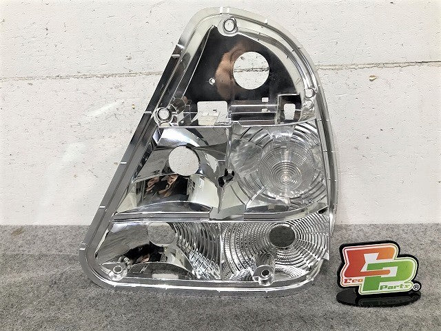 新品! Cクラス W202 1995-2000 純正 右テールランプ/ライト/レンズ ハウジング A 202 820 38 28 2028203828(107791)