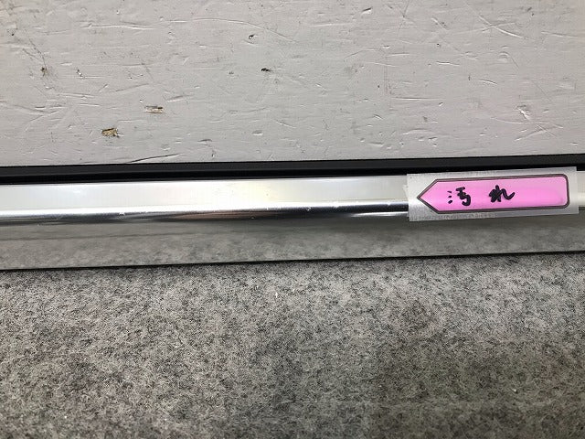 新品! トゥアレグ 7L系 2007-2010 純正 右フロントウィンド スロットシール 7L6837476GPRP フォルクスワーゲン(107918)