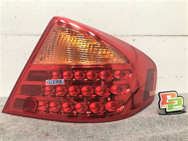 スカイライン セダン V35/NV35/PV35 純正 右テールランプ/ライト/レンズ KOITO 220-63622 日産(108063)