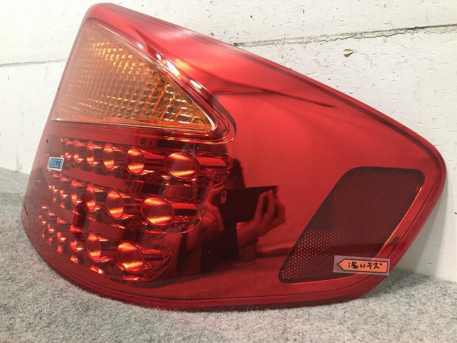 スカイライン セダン V35/NV35/PV35 純正 右テールランプ/ライト/レンズ KOITO 220-63622 日産(108063)