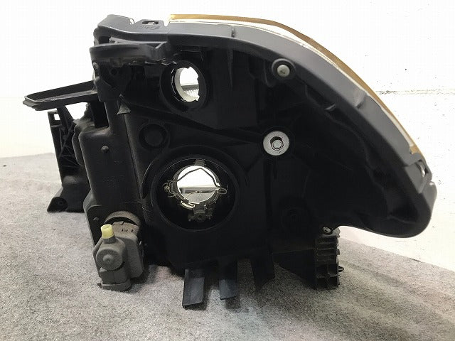 ティーダ C11/JC11/NC11 純正 後期 右ヘッドライト/ランプ ハロゲン STANLEY P7779 日産(108159)