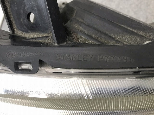 ティーダ C11/JC11/NC11 純正 後期 右ヘッドライト/ランプ ハロゲン STANLEY P7779 日産(108159)