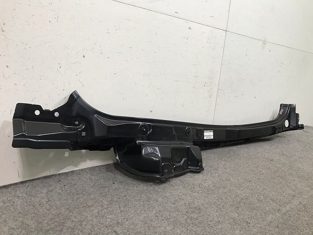【新品】新品! バネット M20/VM20/VNM20/NV200 純正 左テール　ピラー 77611-JX00A 77611-JX00A 日産(108181)