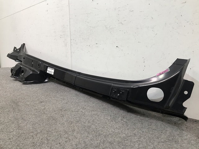 【新品】新品! バネット M20/VM20/VNM20/NV200 純正 左テール　ピラー 77611-JX00A 77611-JX00A 日産(108181)