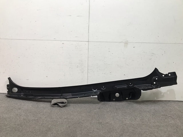 【新品】新品! バネット M20/VM20/VNM20/NV200 純正 左テール　ピラー 77611-JX00A 77611-JX00A 日産(108181)