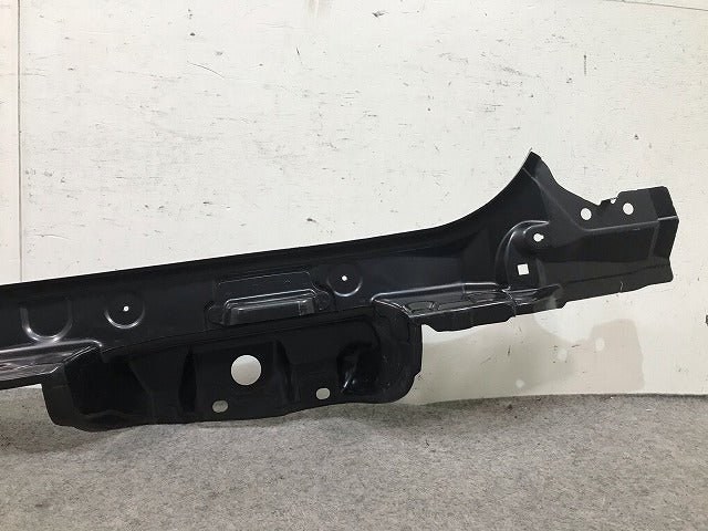 【新品】新品! バネット M20/VM20/VNM20/NV200 純正 左テール　ピラー 77611-JX00A 77611-JX00A 日産(108181)