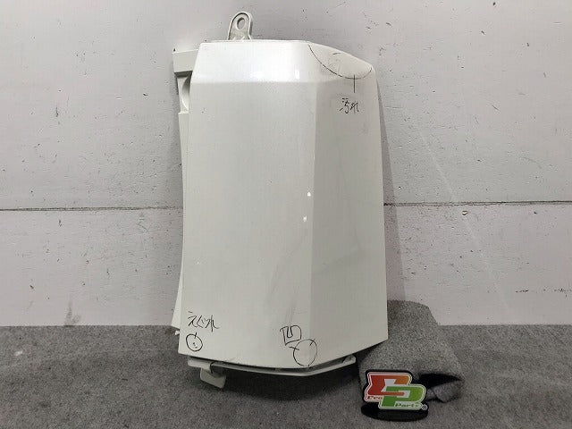 セレナ C27 純正 前期 右 リア コーナーパネル/コーナーカバー 85230 5TA0H ブリリアントホワイトパール QAB 日産(108284)