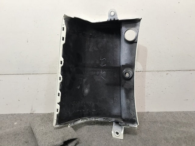 セレナ C27 純正 前期 右 リア コーナーパネル/コーナーカバー 85230 5TA0H ブリリアントホワイトパール QAB 日産(108284)