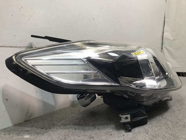 プレマシー CREW/CR3W 純正 後期 右ヘッドライト/ランプ キセノン HID レベライザー STANLEY P7696 マツダ(108287)