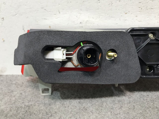 新品! 7シリーズ E65/E66 純正 前期 左テールランプ/ライト/レンズ トランク用 63.21 8379689 BMW(108304)