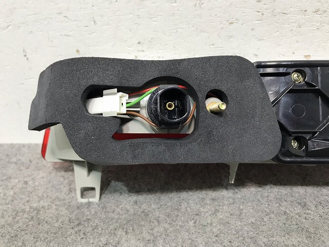 新品! 7シリーズ E65/E66 純正 前期 左テールランプ/ライト/レンズ トランク用 63.21 8379689 BMW(108305)