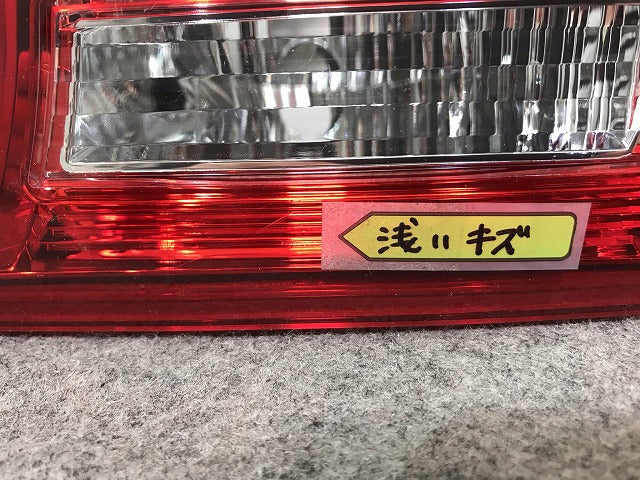 美品! IS GSE20/GSE21/GSE25 純正 前期 右テールランプ/ライト/レンズ ICHIKOH 53-42 レクサス(108307)