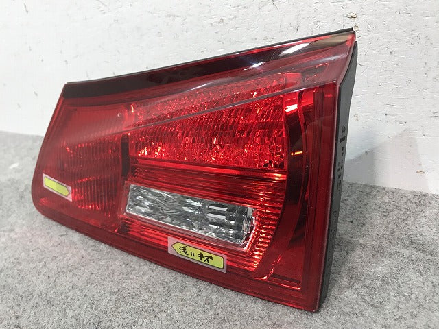 美品! IS GSE20/GSE21/GSE25 純正 前期 右テールランプ/ライト/レンズ ICHIKOH 53-42 レクサス(108307)