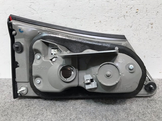 美品! IS GSE20/GSE21/GSE25 純正 前期 右テールランプ/ライト/レンズ ICHIKOH 53-42 レクサス(108307)