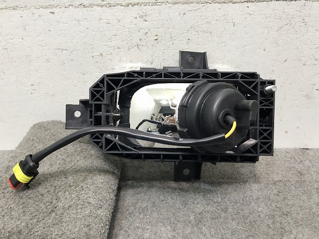 新品! オメガ XF200/XF250 純正 右フォグランプ/ライト/レンズ 67 10 086 オペル(108308)