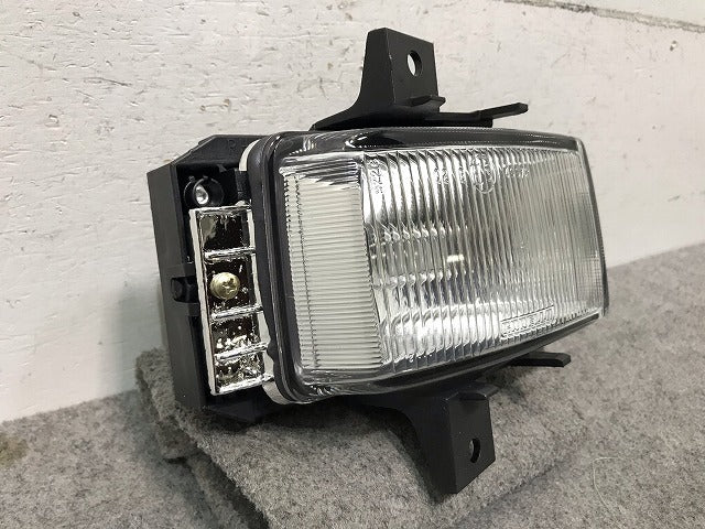 新品! オメガ XF200/XF250 純正 右フォグランプ/ライト/レンズ 67 10 086 オペル(108309)