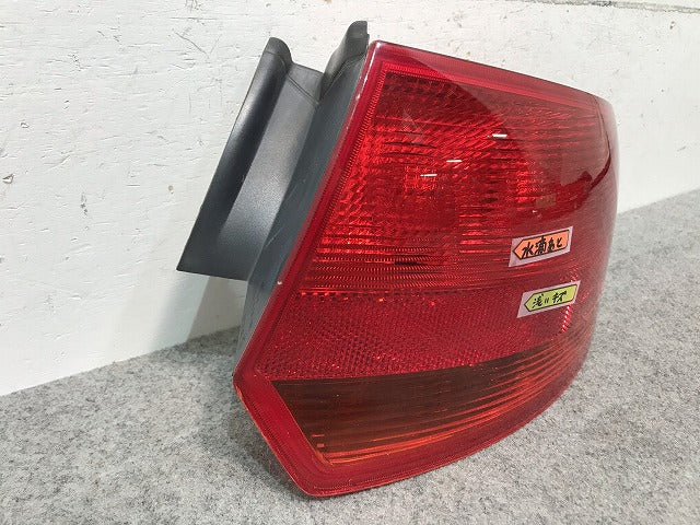A3 8P系 純正 右テールランプ/ライト/レンズ 8P4 945 096C アウディ(108310)