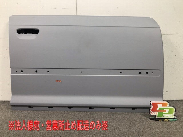 A3 8P系 純正 右フロントドア サフ アウディ(108314)