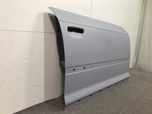 A3 8P系 純正 右フロントドア サフ アウディ(108314)