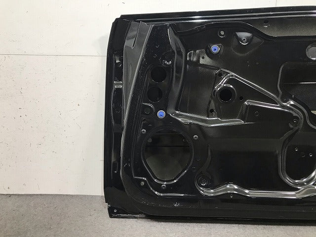 A3 8P系 純正 右フロントドア サフ アウディ(108314)