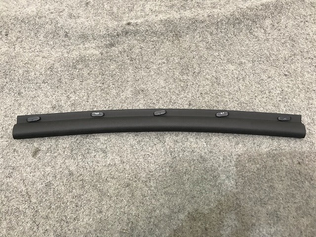 新品! トゥーラン 1T系(2016-) 純正 ボンネット 取り付けパーツセット 5TA 823 707 5TA898615 フォルクスワーゲン(108346)