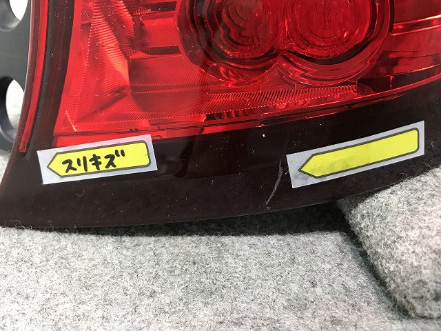 ノート E12/HE12/NE12/SNE12 純正 後期 右テールランプ/ライト/レンズ ICHIKOH D202 日産(108446)