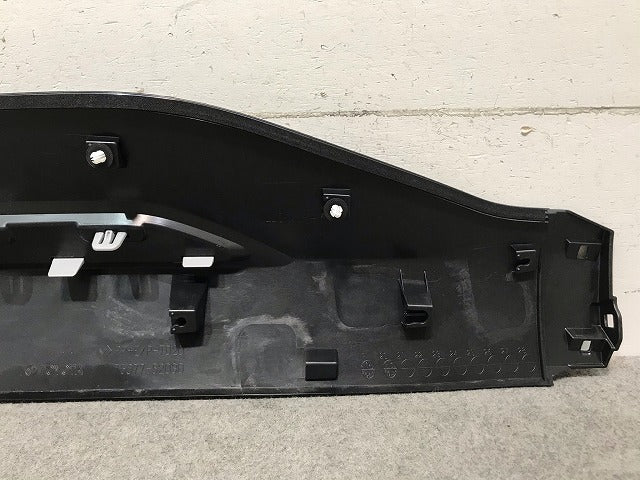 新車取り外し! ヤリスクロス XPB10 MXPB15 MXPJ10 MXPJ15 純正 右リアドア サイドパネル マッドガード 75077-52030 素地 トヨタ(108536)