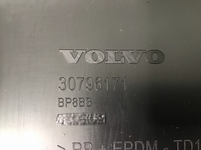 新品! XC60 DB系 2009-2013 純正 リアスポイラー バンパーガーニッシュ/下部/パーキングアシスト無し 30796171 V 30796171 素地(108577)