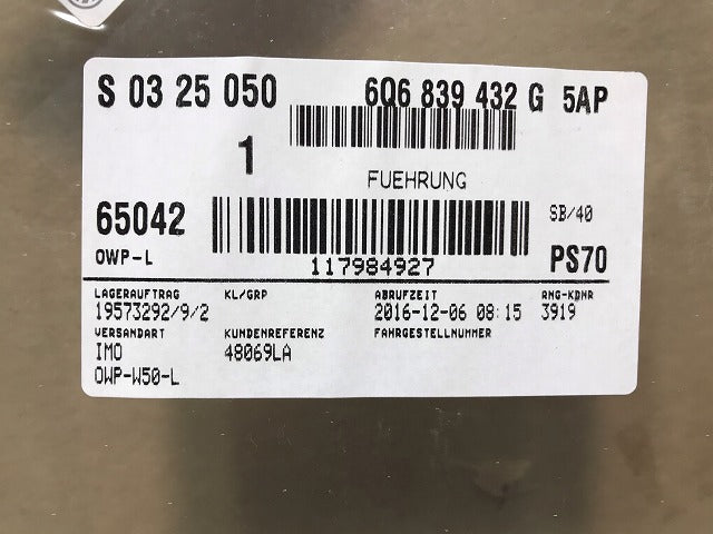 新品! ポロ/POLO 9N系 2001～2010 純正 右リアウィンドガイド 6Q6839432G5AP フォルクスワーゲン(108785)