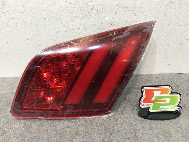 新品! 308 ハッチバック T9系 純正 右テールランプ/ライト/レンズ  LED 9677818280 81260201 プジョー(108788)
