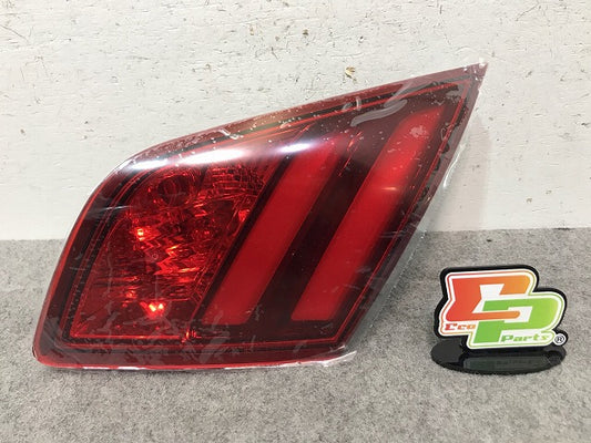 新品! 308 ハッチバック T9系 純正 右テールランプ/ライト/レンズ  LED 9677818280 81260201 プジョー(108788)
