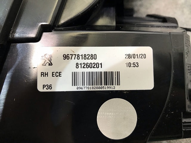 新品! 308 ハッチバック T9系 純正 右テールランプ/ライト/レンズ  LED 9677818280 81260201 プジョー(108788)