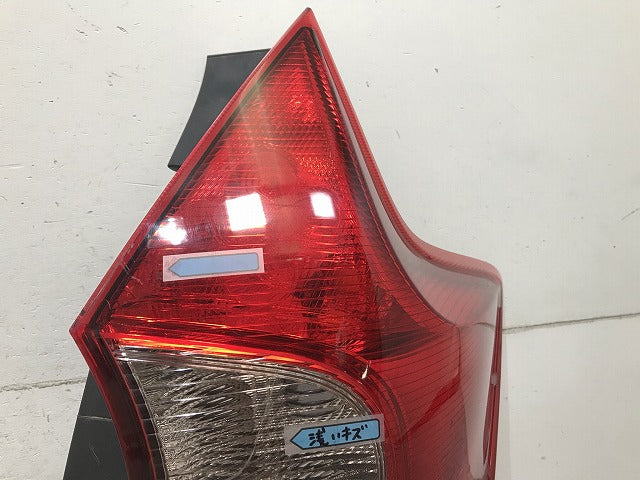 ノート E12/HE12/NE12/SNE12 純正 前期 右テールランプ/ライト/レンズ ICHIKOH D117 日産(108950)