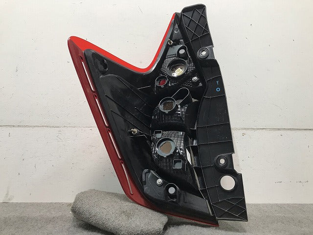 ノート E12/HE12/NE12/SNE12 純正 前期 右テールランプ/ライト/レンズ ICHIKOH D117 日産(108950)