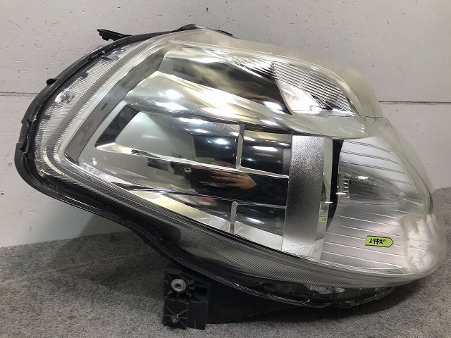 ティーダ C11/JC11/NC11 純正 中期 後期 右ヘッドライト/ランプ ハロゲン レベライザー STANLEY P7779 日産(108977)