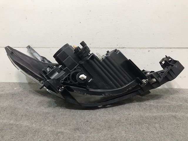 プレマシー CREW/CR3W 純正 後期 左ヘッドライト/ランプ キセノン HID レベライザー AFS無 STANLEY P7696 マツダ(109002)