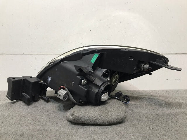 ベリーサ DC5R/DC5W 純正 後期 右ヘッドライト/ランプ キセノン HID AFS無 STANLEY P4514 マツダ(109004)