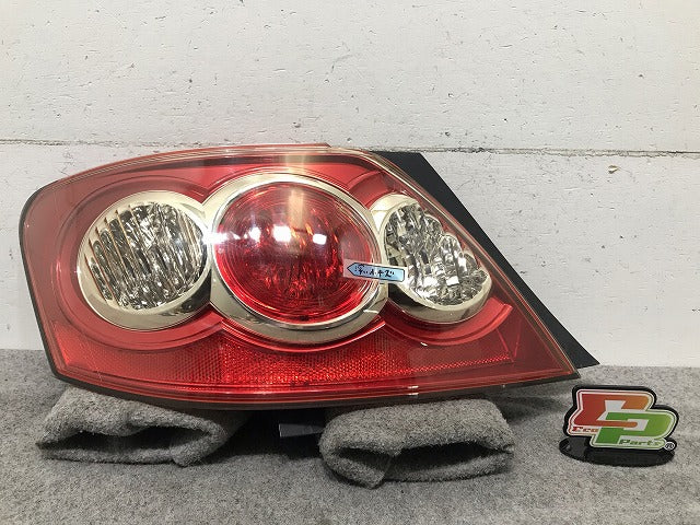 マークX GRX120/GRX125/GRX121 純正 後期 左テールランプ/ライト/レンズ KOITO 22-343 81561-22A20 トヨタ(109092)