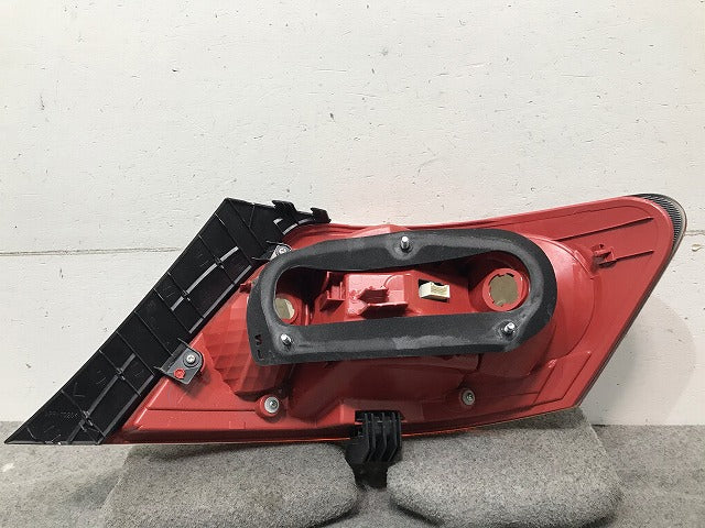 マークX GRX120/GRX125/GRX121 純正 後期 左テールランプ/ライト/レンズ KOITO 22-343 81561-22A20 トヨタ(109092)