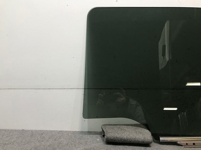 キャスト/ピクシスジョイ LA250S/LA260S/LA250A/L260A 純正 右リアガラス ダイハツ(109157)