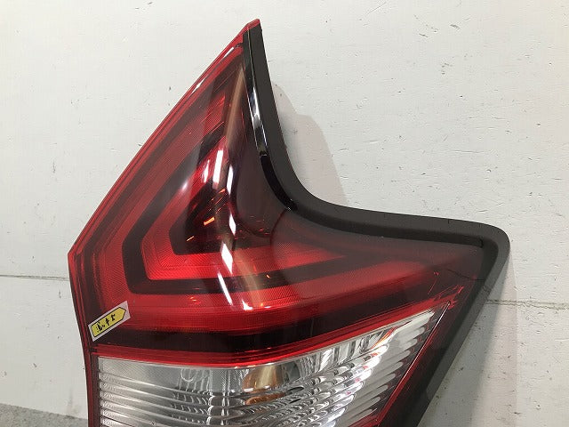 ノート E12/HE12/NE12/SNE12 純正 後期 右テールランプ/ライト/レンズ  LED ICHIKOH D202 日産(109200)