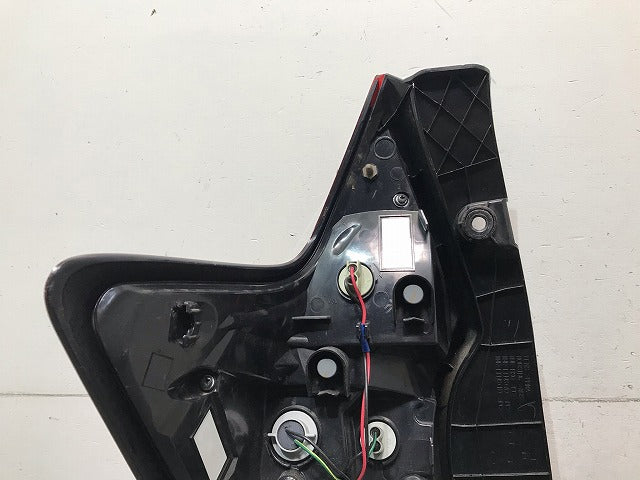 ノート E12/HE12/NE12/SNE12 純正 後期 右テールランプ/ライト/レンズ  LED ICHIKOH D202 日産(109200)