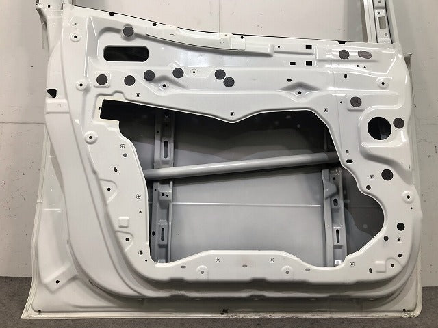 セレナ C25/CC25/CNC25/NC25 純正 左フロントドア バイザー付 ホワイトパール（３コートパール） カラーNo.QX1 日産(109369)